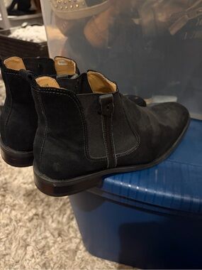 Men's Black Suede Chukka Boots with Elastic Side Panels